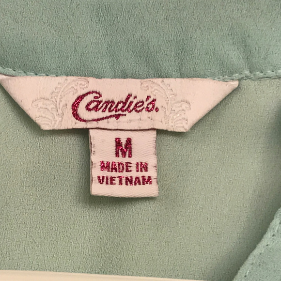 woman's blouse - Picture 3 of 4